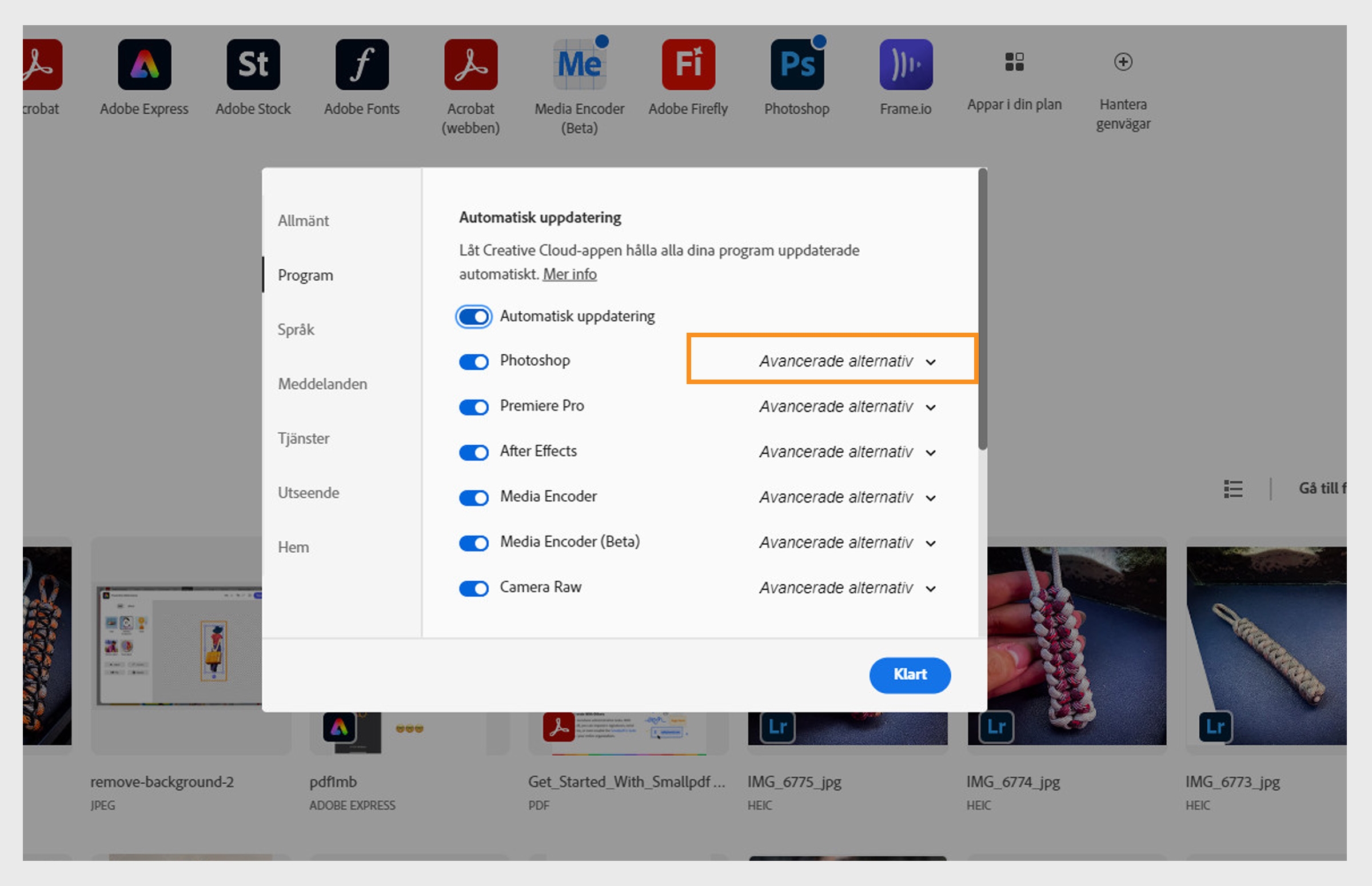 Fliken Appar i fönstret Inställningar visar avsnitten för automatisk uppdatering med alternativ för att aktivera eller inaktivera automatiska uppdateringar för alla appar och enskilda appar, samt visa avancerade alternativ.